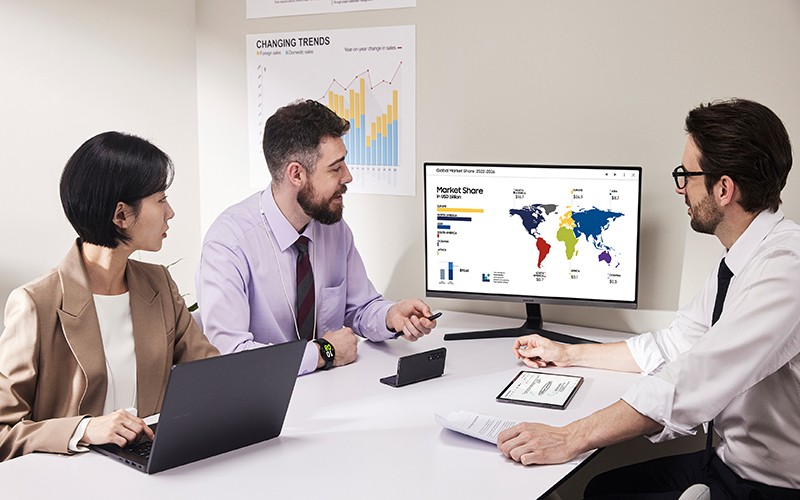 Group of employees using Samsung devices